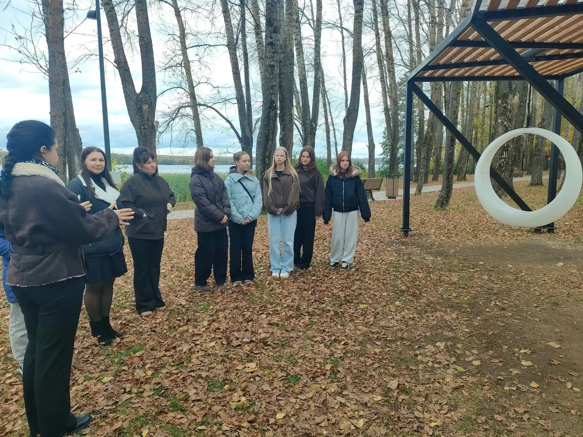 💥В парке отдыха "Комсомольский" г.Наволоки появились современные качели с подсветкой, ...