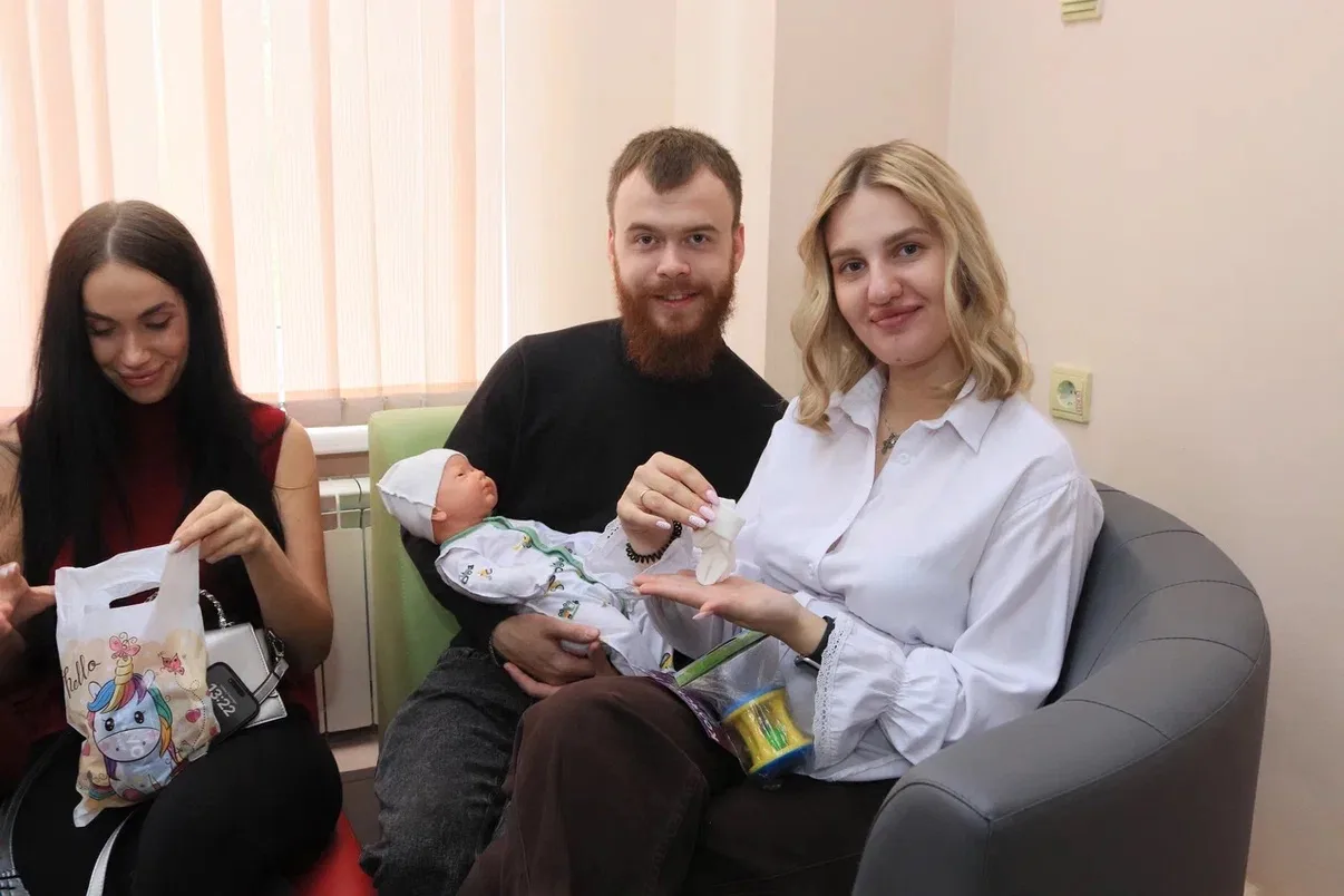 Сегодня в женской консультации Анжеро-Судженской городской больницы будущих мам поздрав...