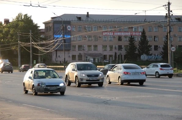 ⚡️Стали известны расценки на абонементы платных парковок в Омске. Некоторые будут стоит...