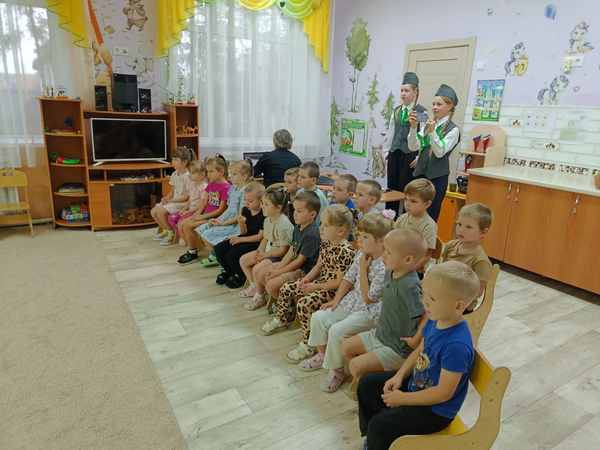 Наш детский сад продолжает вести работу по теме