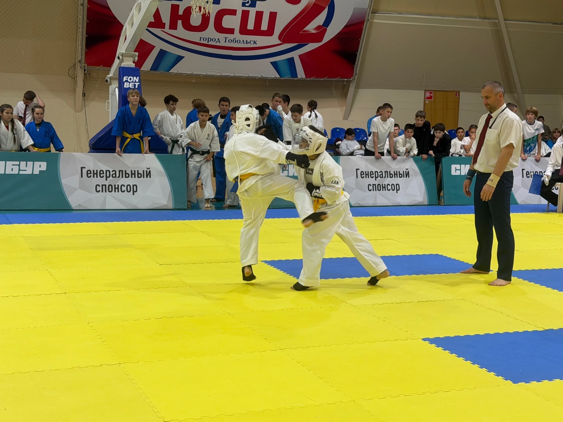 🥋На татами тобольского спортивного комплекса "Центральный" прошли фестиваль среди юных...