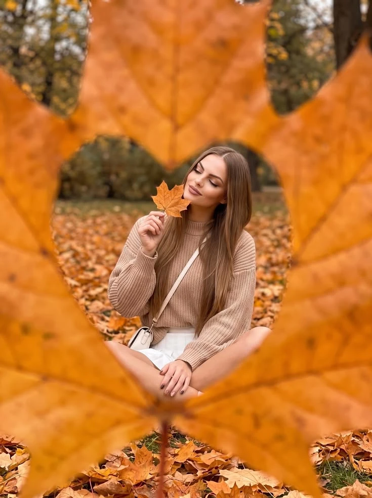 Лазила сегодня в Пинтересте и нашла кучу классных идей для фотосессий с осенними листоч...