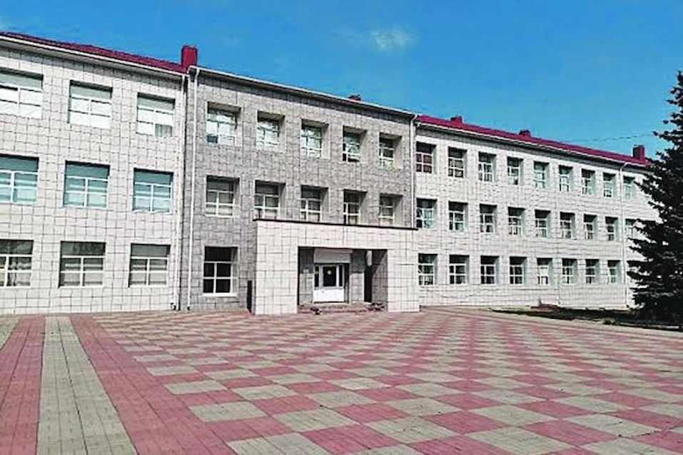 В школах ЛНР педагогические коллективы укомплектованы на 93%, сообщили в Минобразования...