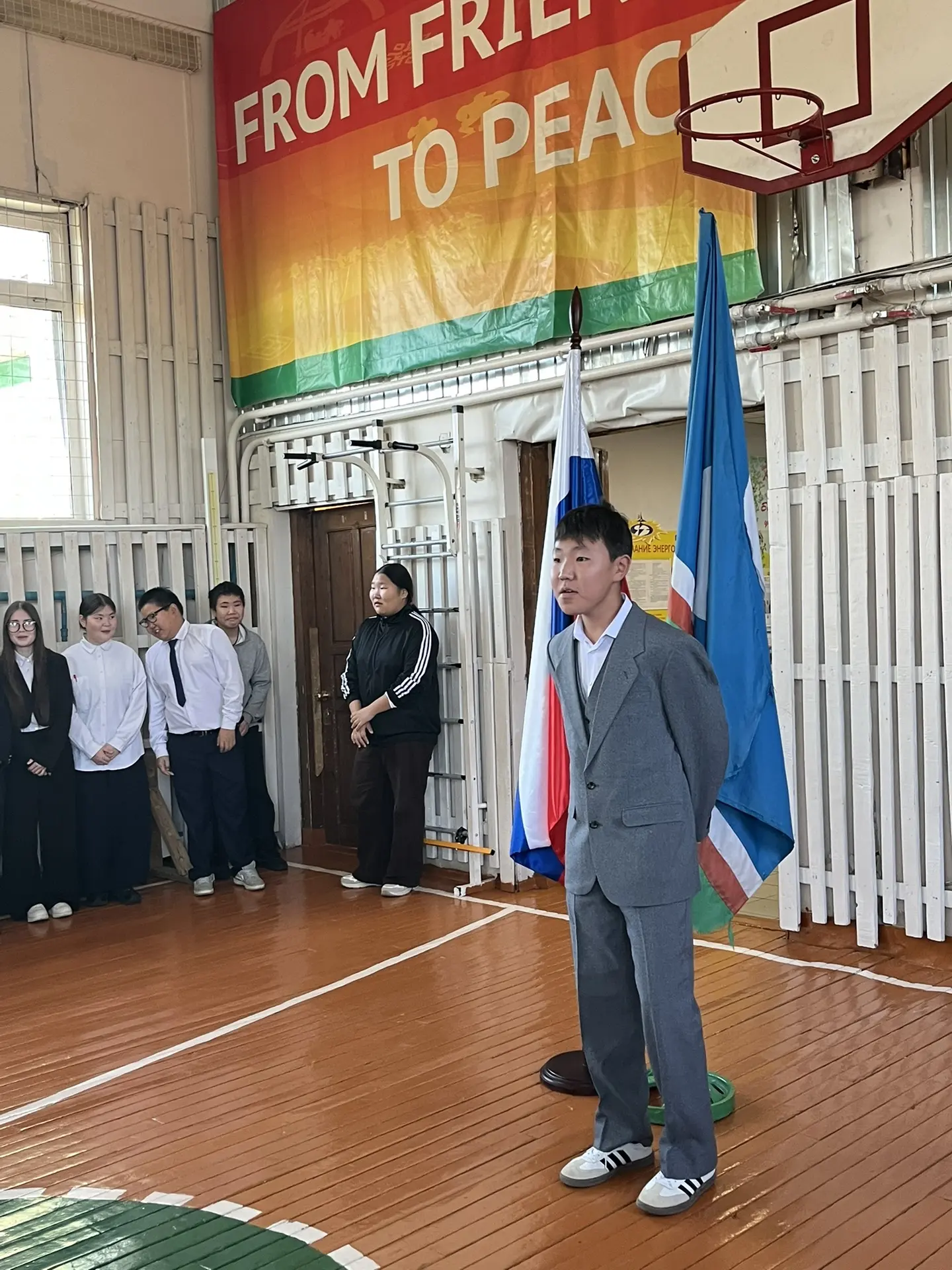 День учителя — это не только цветы и поздравления, но и отличная возможность попробоват...