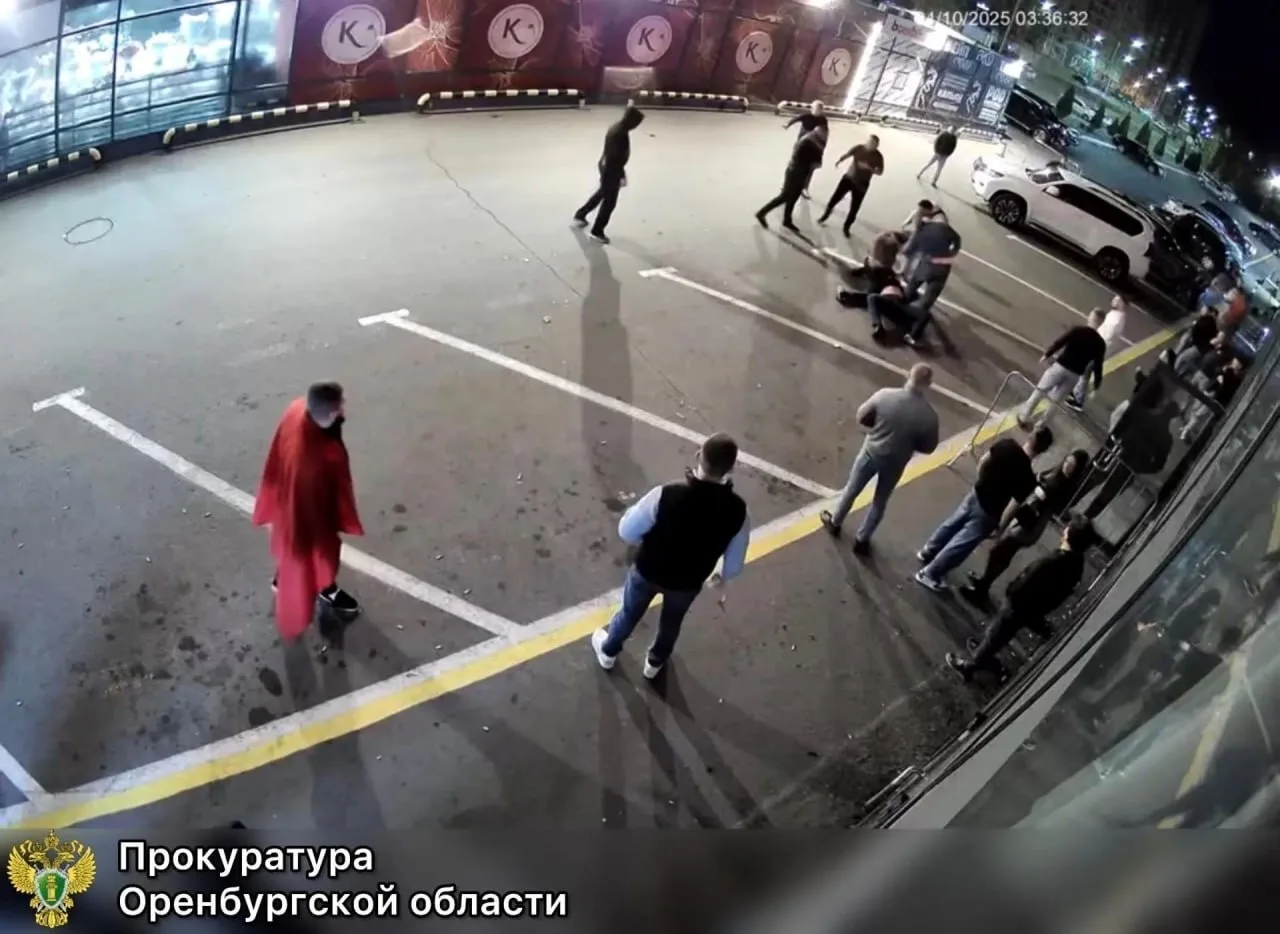 Избили и ударили ножом. В Оренбурге перед судом предстанут пятеро обвиняемых в покушени...