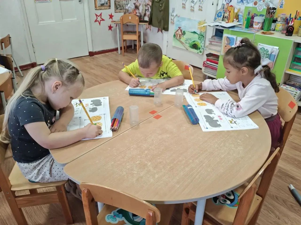 👦👧 Занятие по математике в средней группе "Ромашки" 👦👧