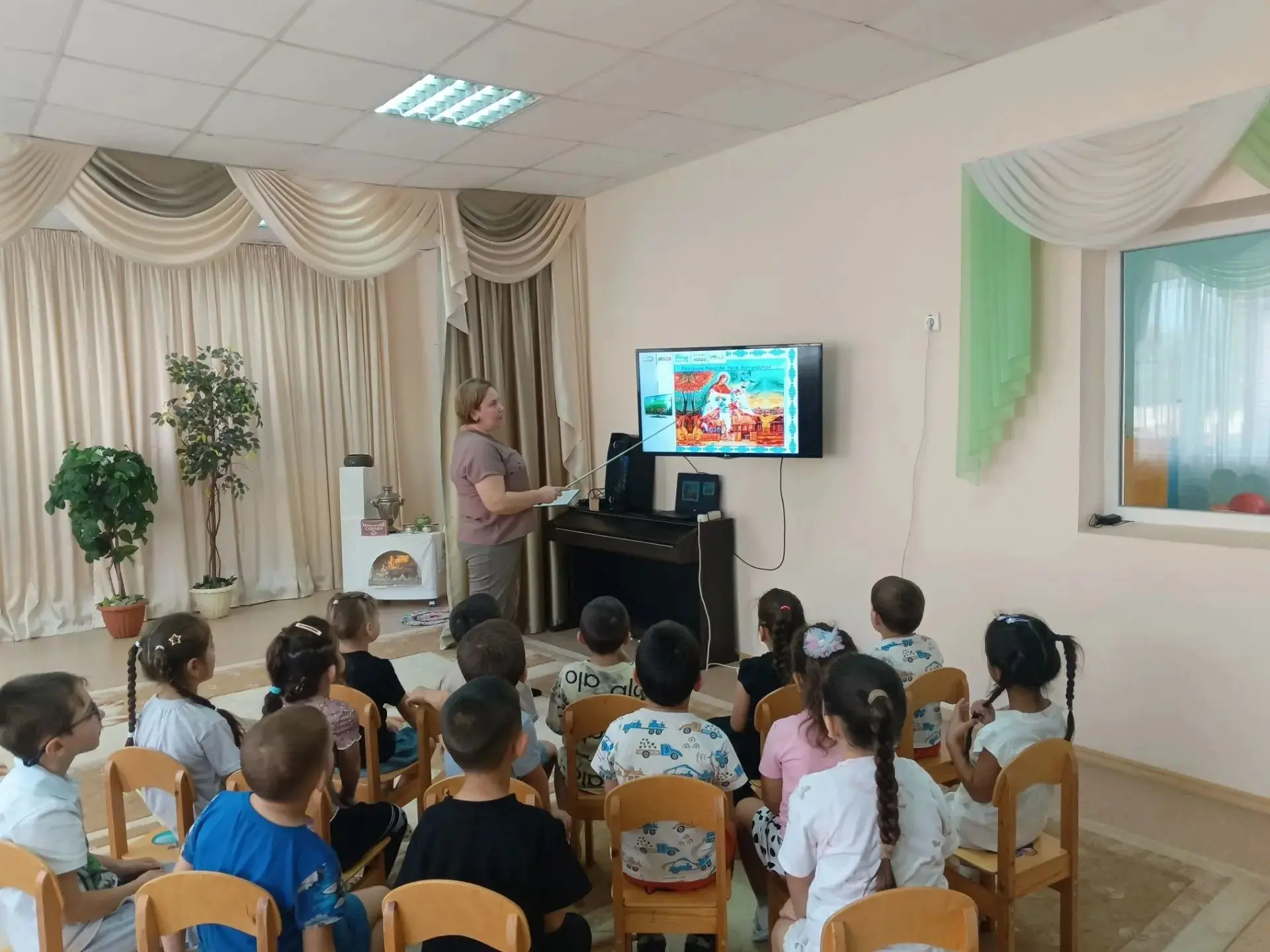 📚 Знакомимся с историей и традициями: в День Покрова в старше-подготовительной группе ...