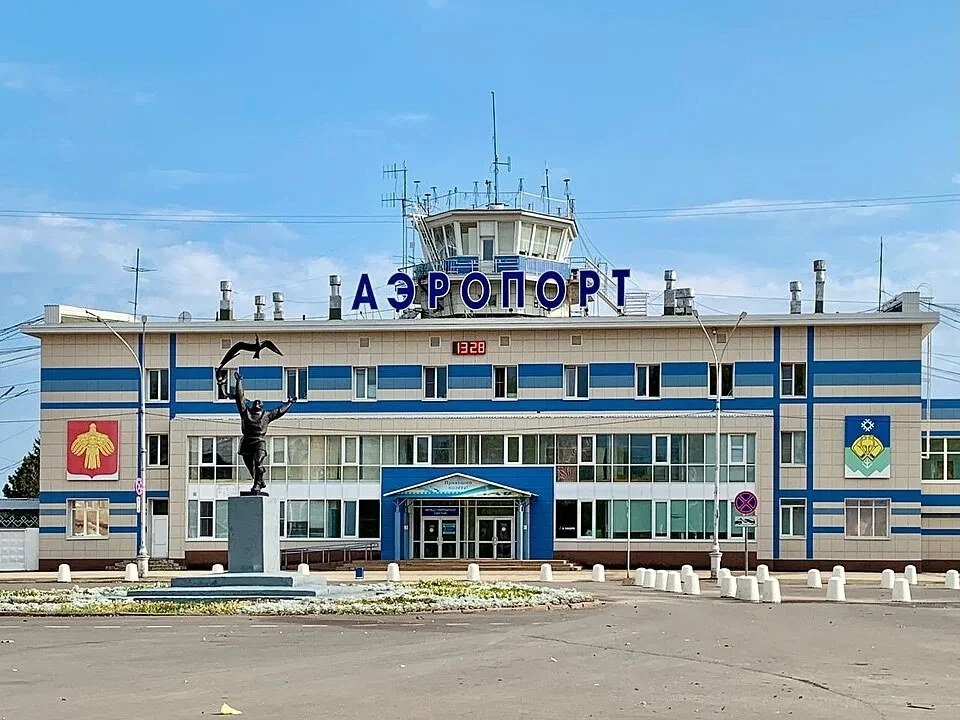 В Коми снова беспилотная опасность: аэропорт Сыктывкара закрыли на приём и выпуск самол...