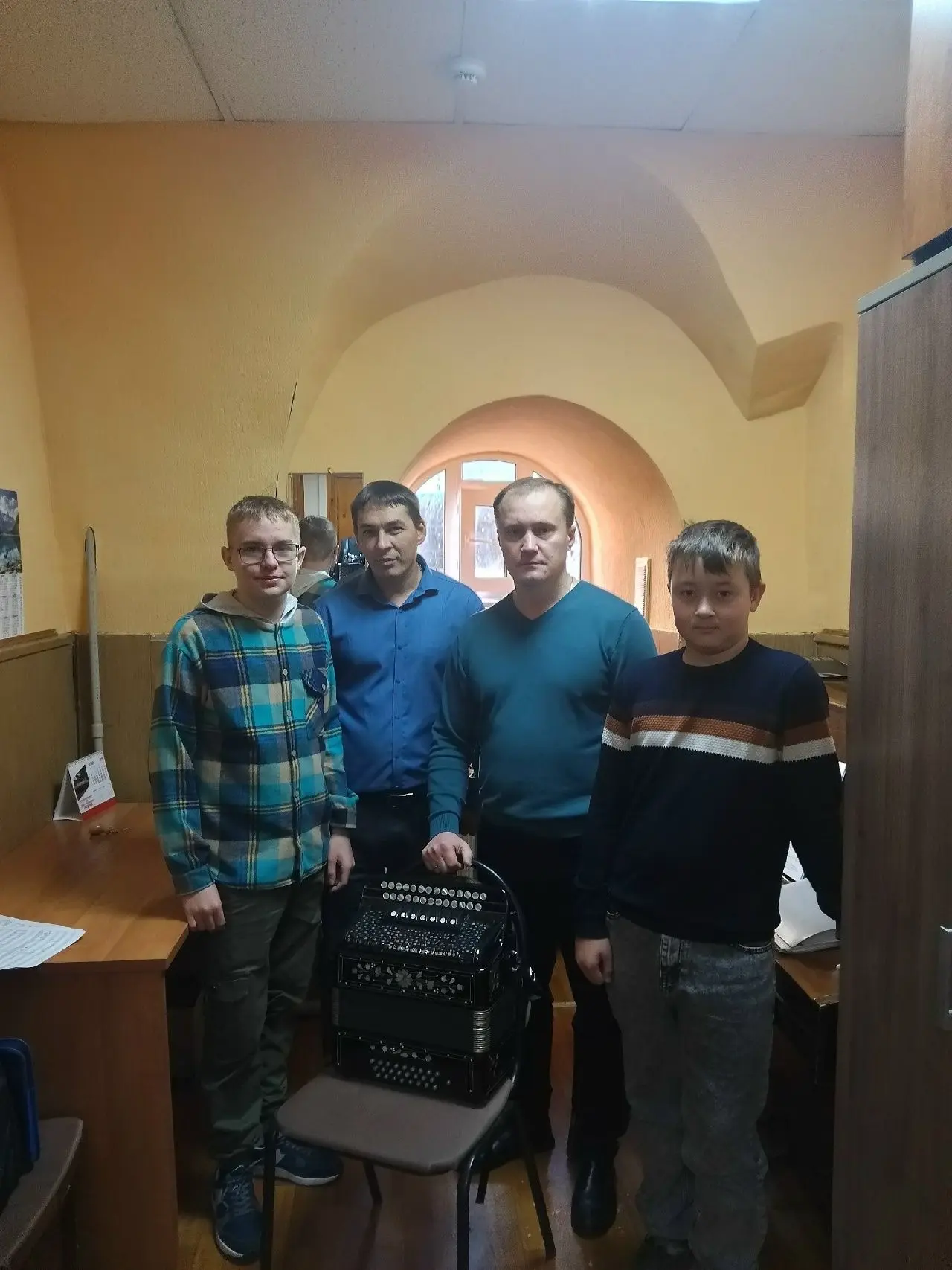🎼Преподаватель народного отделения Сергей Евсюков вместе с учащимися Фатежской ДШИ пос...