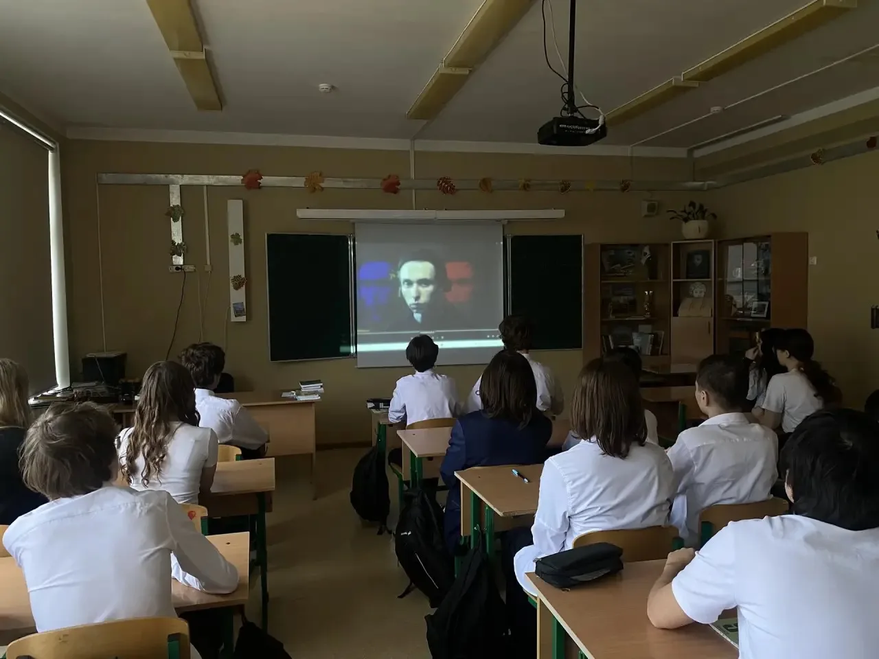 В нашей школе организован просмотр и обсуждение видеоматериалов с обучающимися 7–11 кла...
