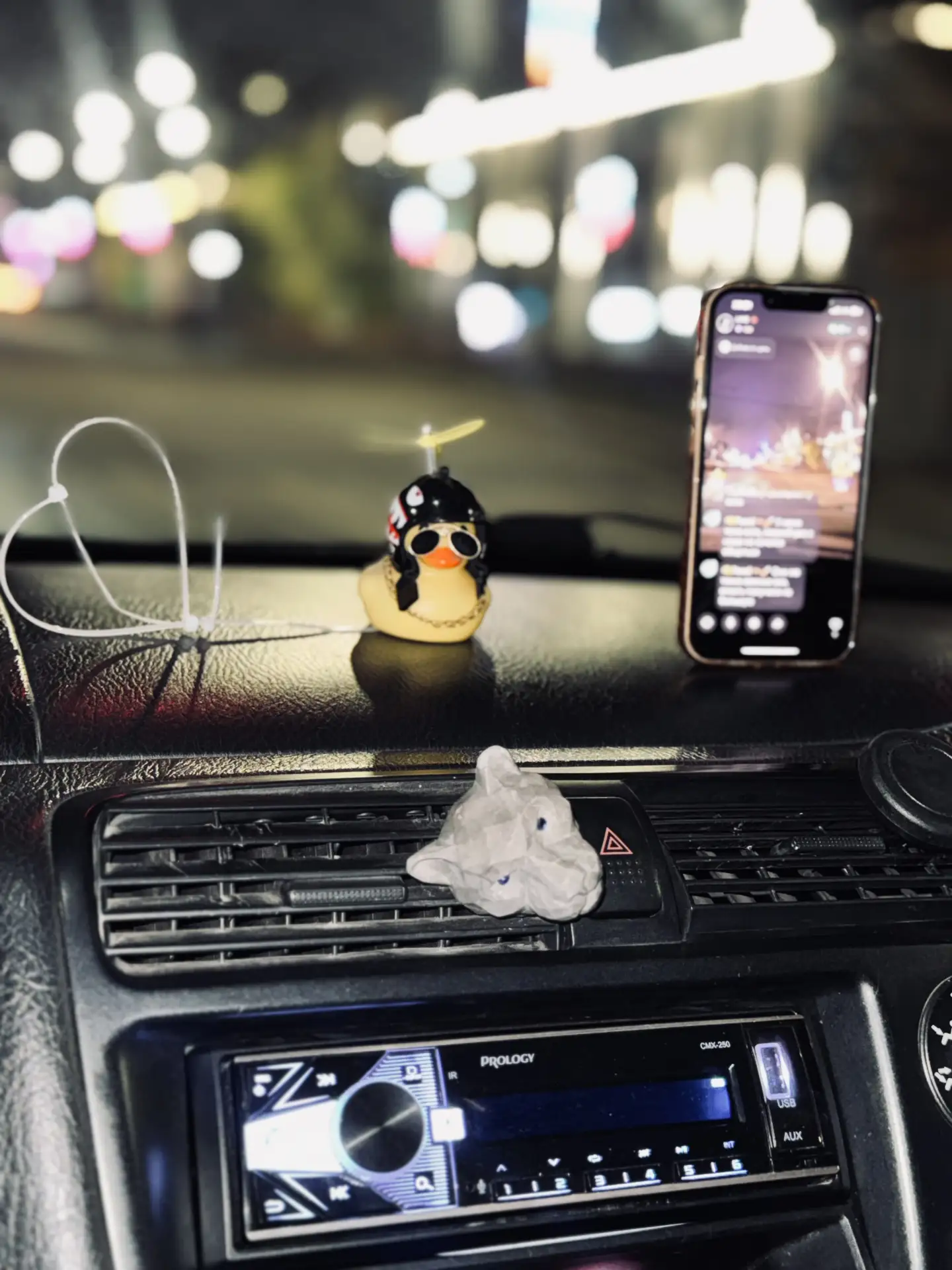 Ночь🌌 Тачка🚘, музончик на всю 🎶 и рядом та, что знает меня-