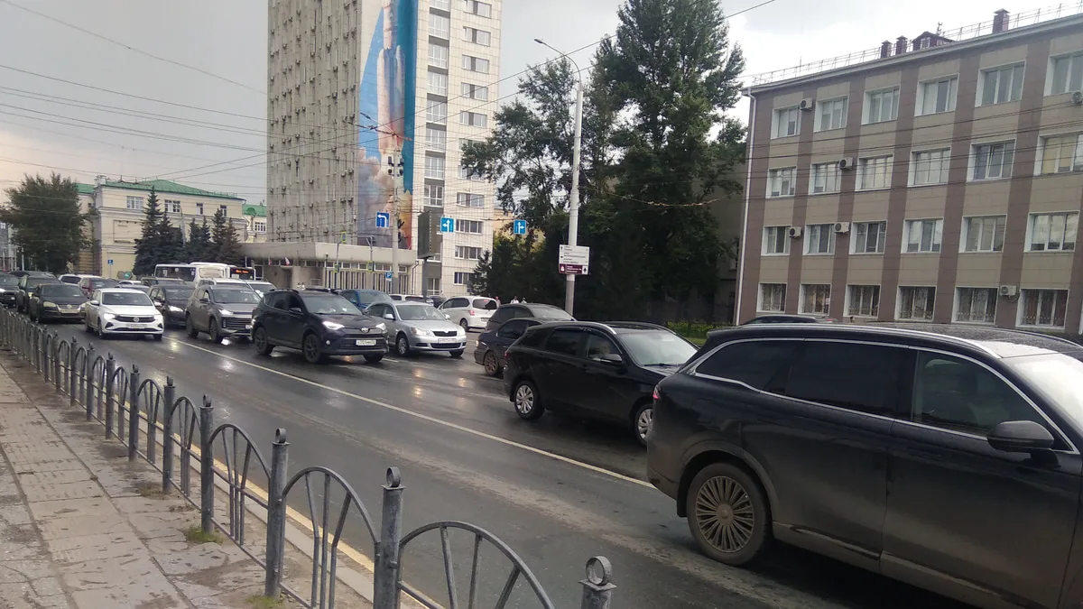 На Соборной площади в Омске изменят схему движения