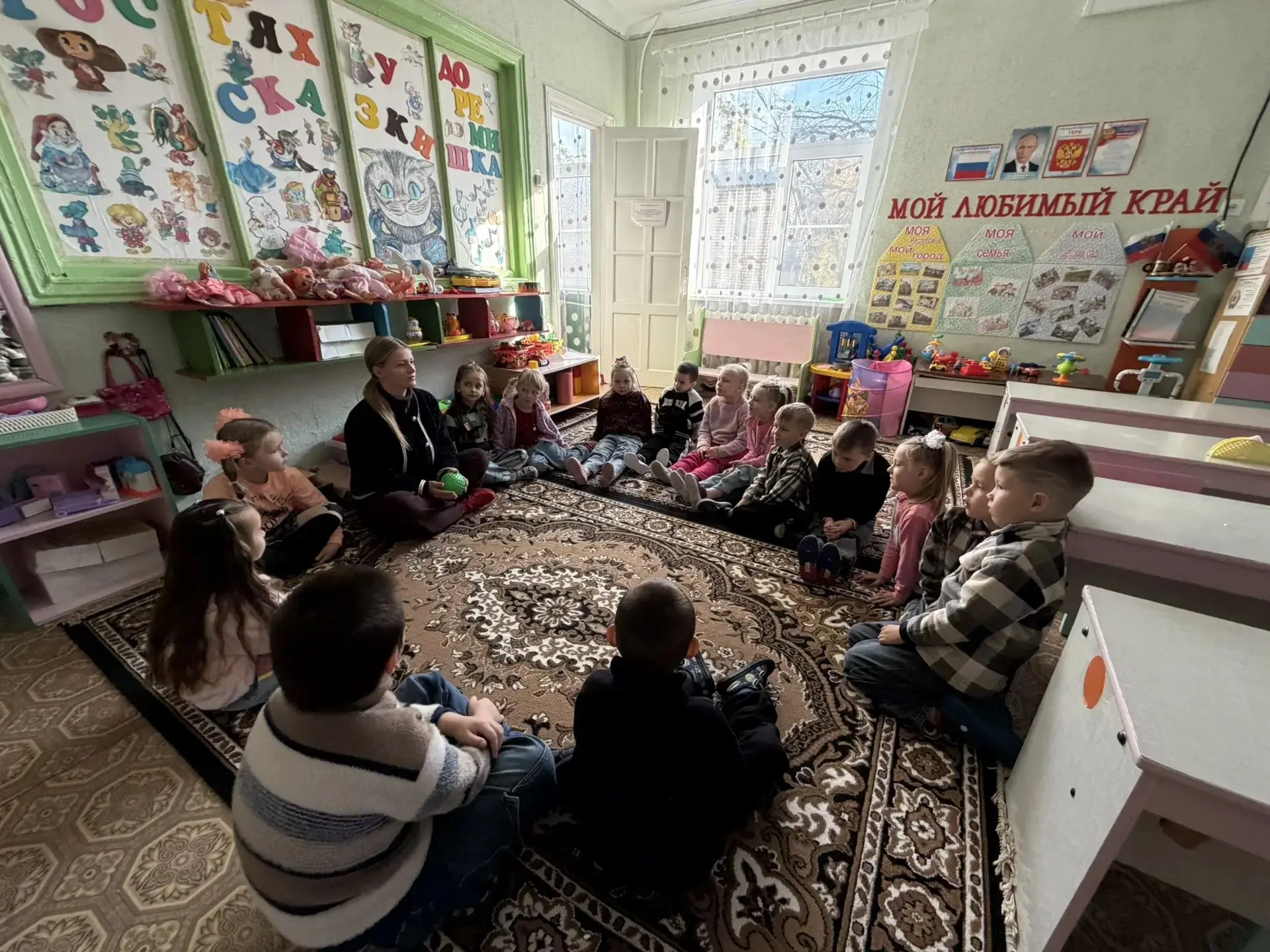 «День почтальона» в детском саду — это тематический день, цель которого — познакомить д...