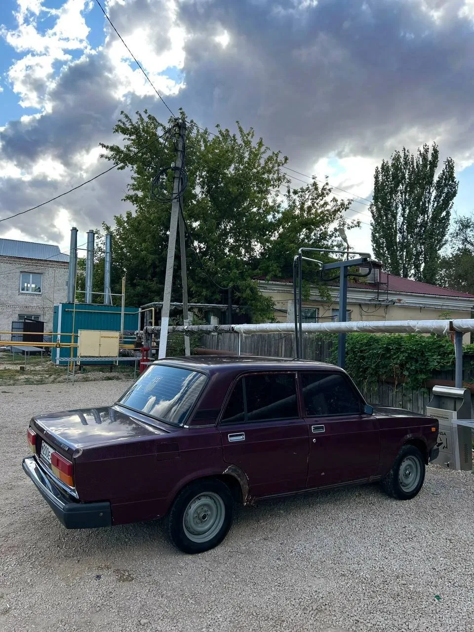 🚗 Продаётся ВАЗ‑2107 (2007 г.в.), цвет «яшма» — 90 000 ₽