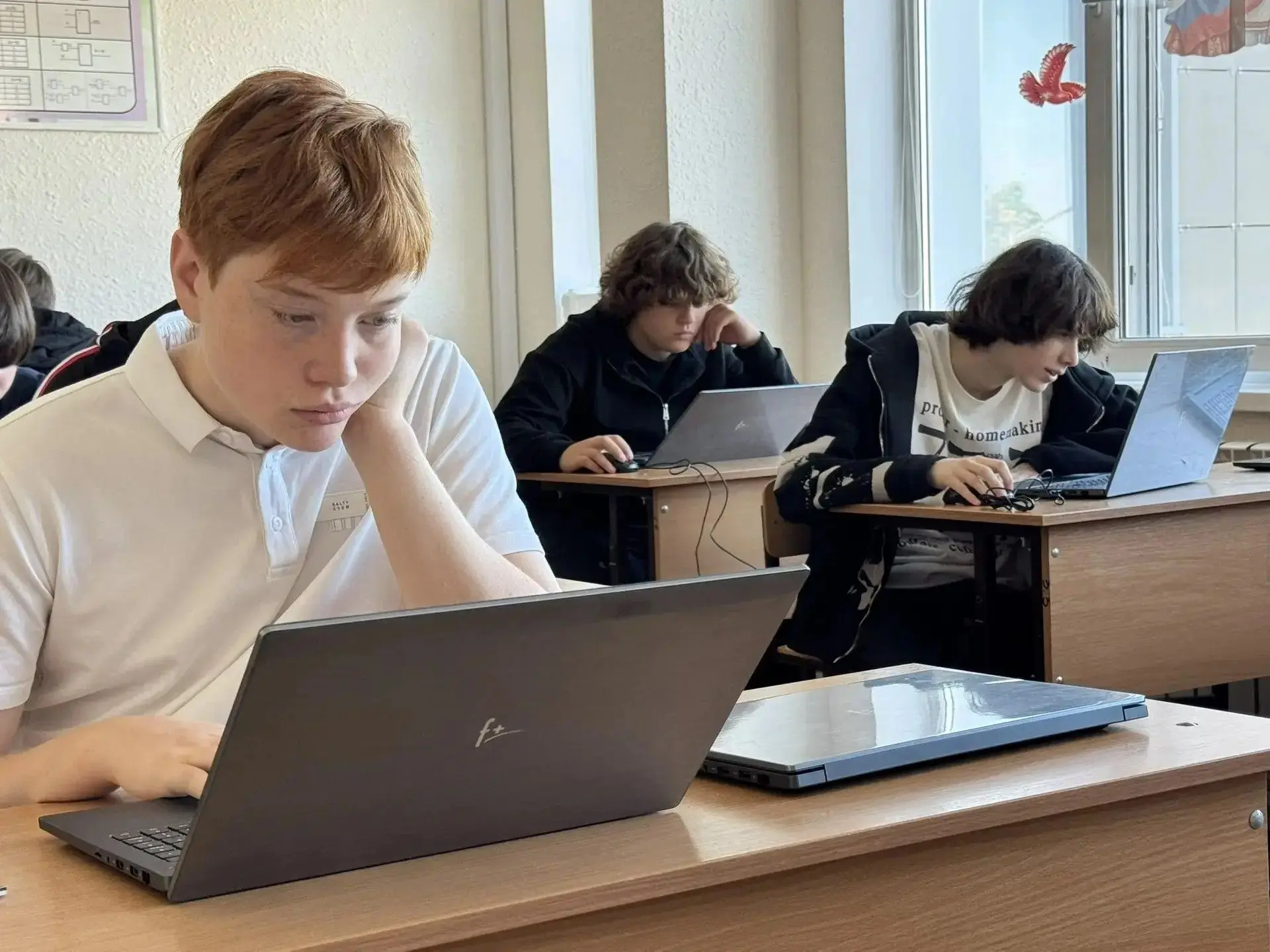 НЕ ЕГЭ ЕДИНЫМ: В ШКОЛАХ НАЧАЛАСЬ ОЦЕНКА ЭФФЕКТИВНОСТИ ВОСПИТАТЕЛЬНОЙ РАБОТЫ
