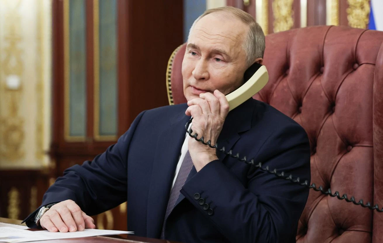 Папа Римский и Путин провели телефонный разговор