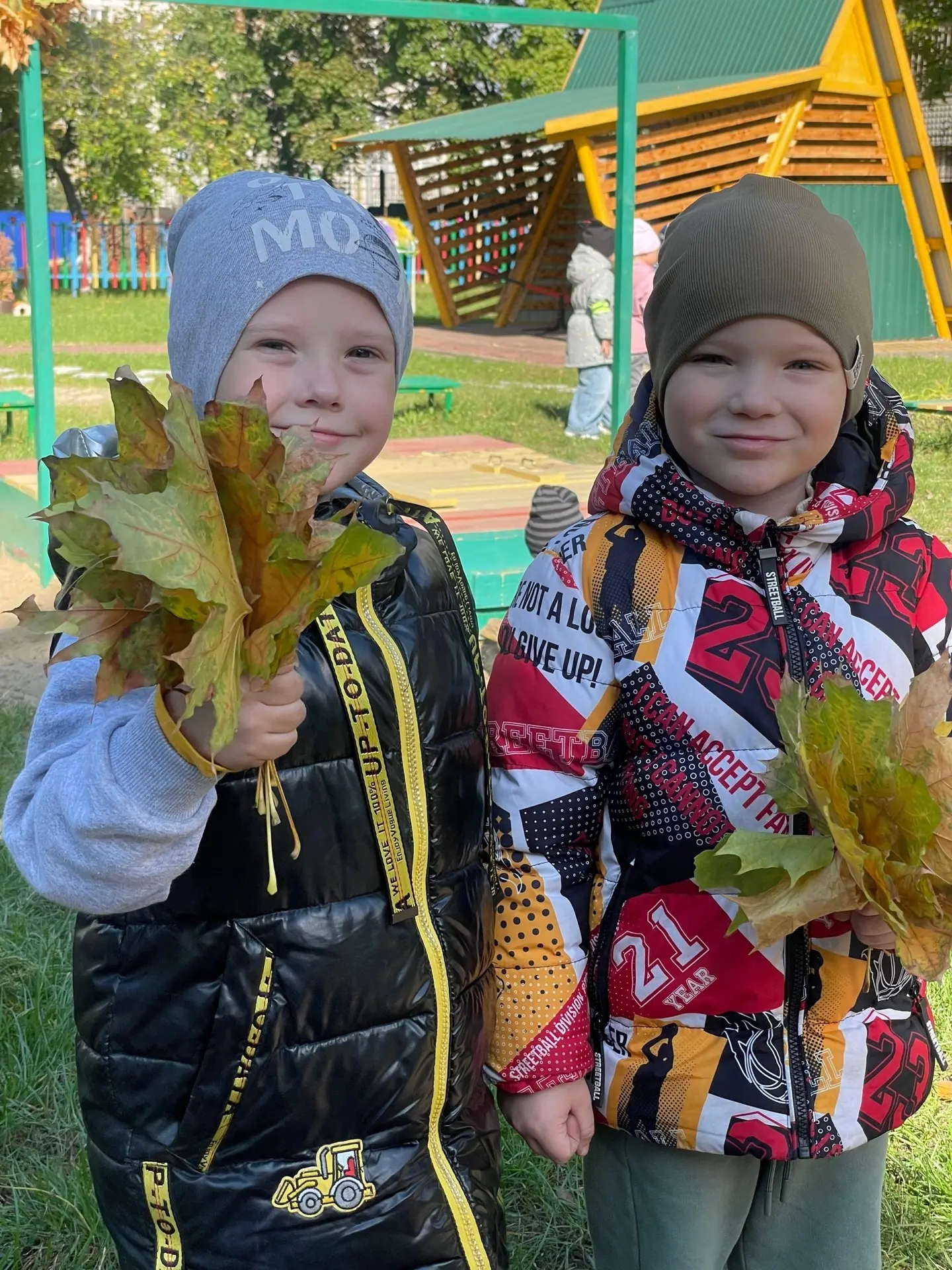 Шуршим, собираем, любуемся — осень в самом сердце! 🍁❤️