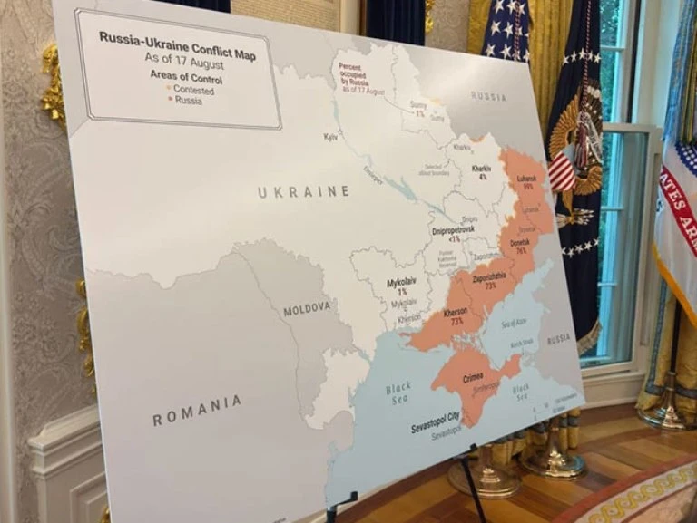 ❗️Киевский политолог: «Трамп оформляет раздел Украины». Президент США Дональд Трамп пыт...