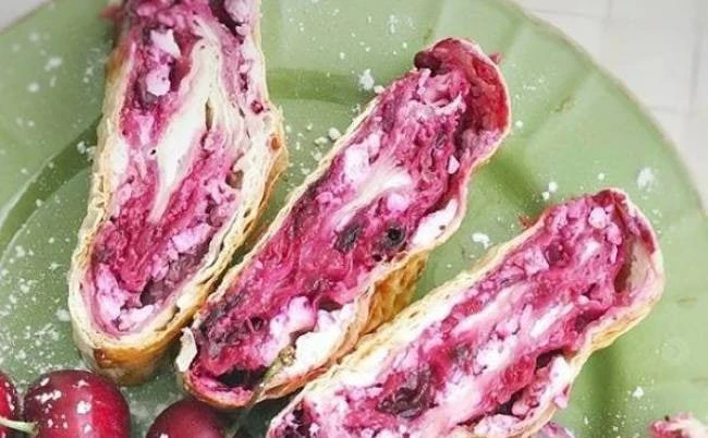 🍧 Ягодный штрудель с творогом в лаваше
