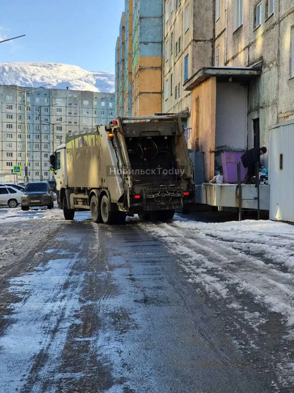 «Хочу выразить благодарность данному мужчине! Неоднократно видела, как он вручную грузи...