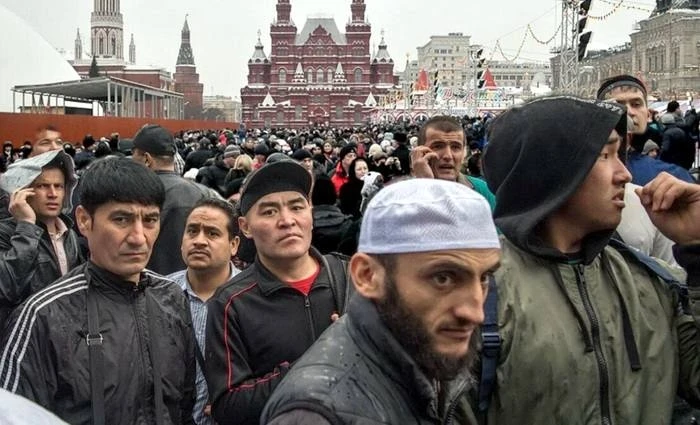 Мигрантов освободят от экзаменов по русскому языку, истории России и законодательству и...