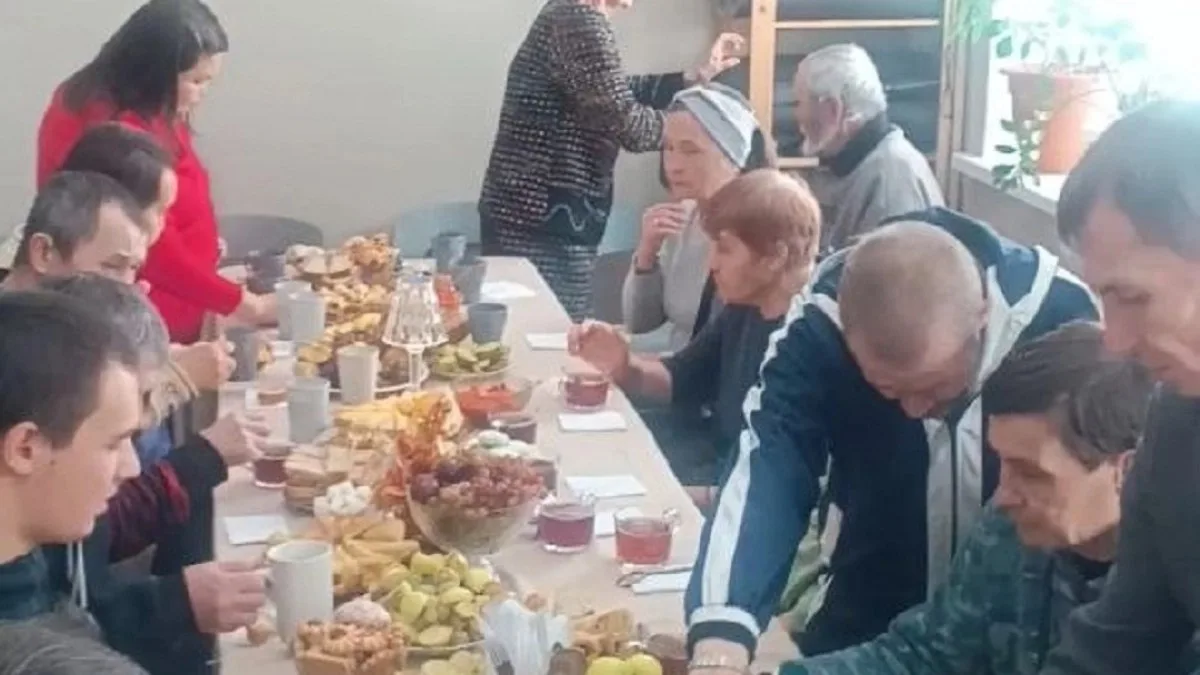 В Новочебоксарске нуждающимся устроили праздничный обед. По случаю Покрова в пункте пом...