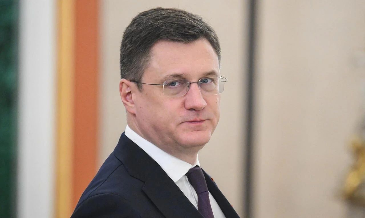 Россия будет импортировать бензин как минимум до конца года, заявил Александр Новак.