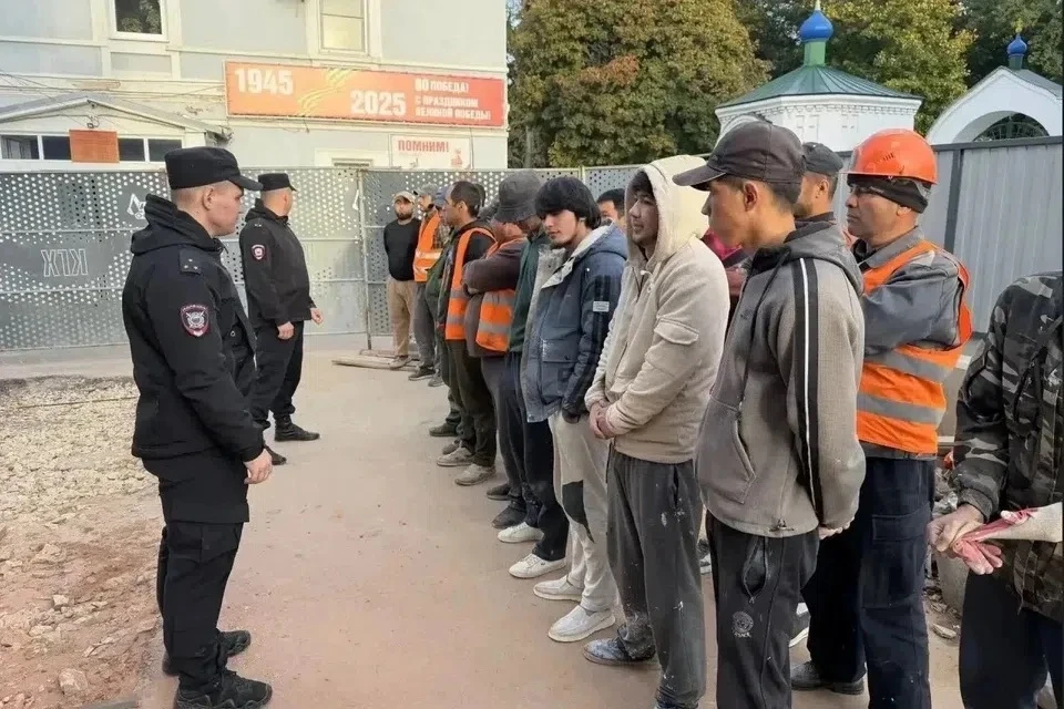 Рязанские полицейские в ходе рейдов по стройкам и рынкам нашли сотни нелегалов