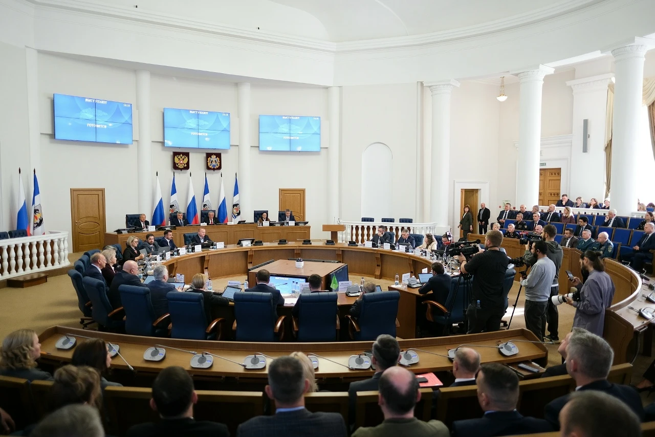 Депутатский корпус Новгородской областной Думы восьмого созыва обновился более чем на т...