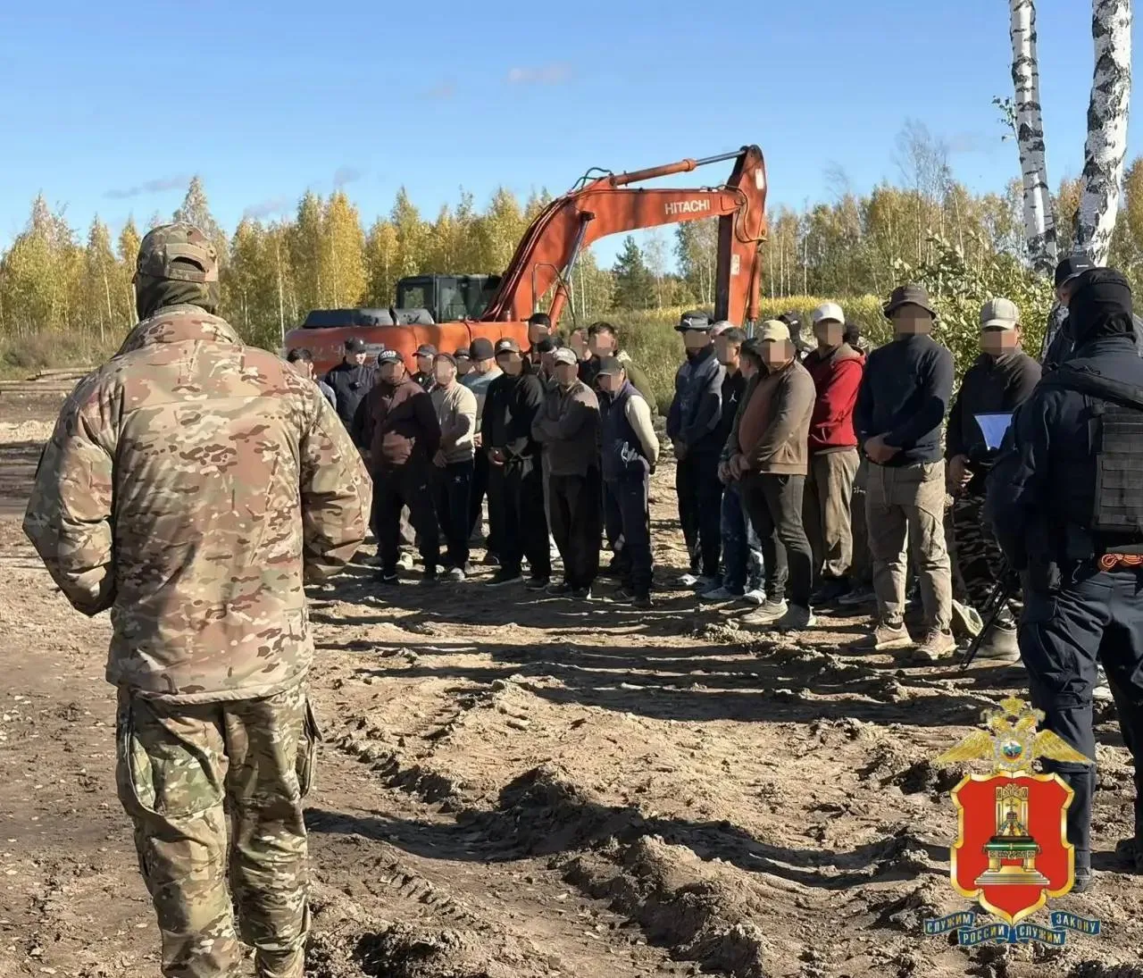 🚨 В коттеджном посёлке Конаковского округа полиция проверила мигрантов