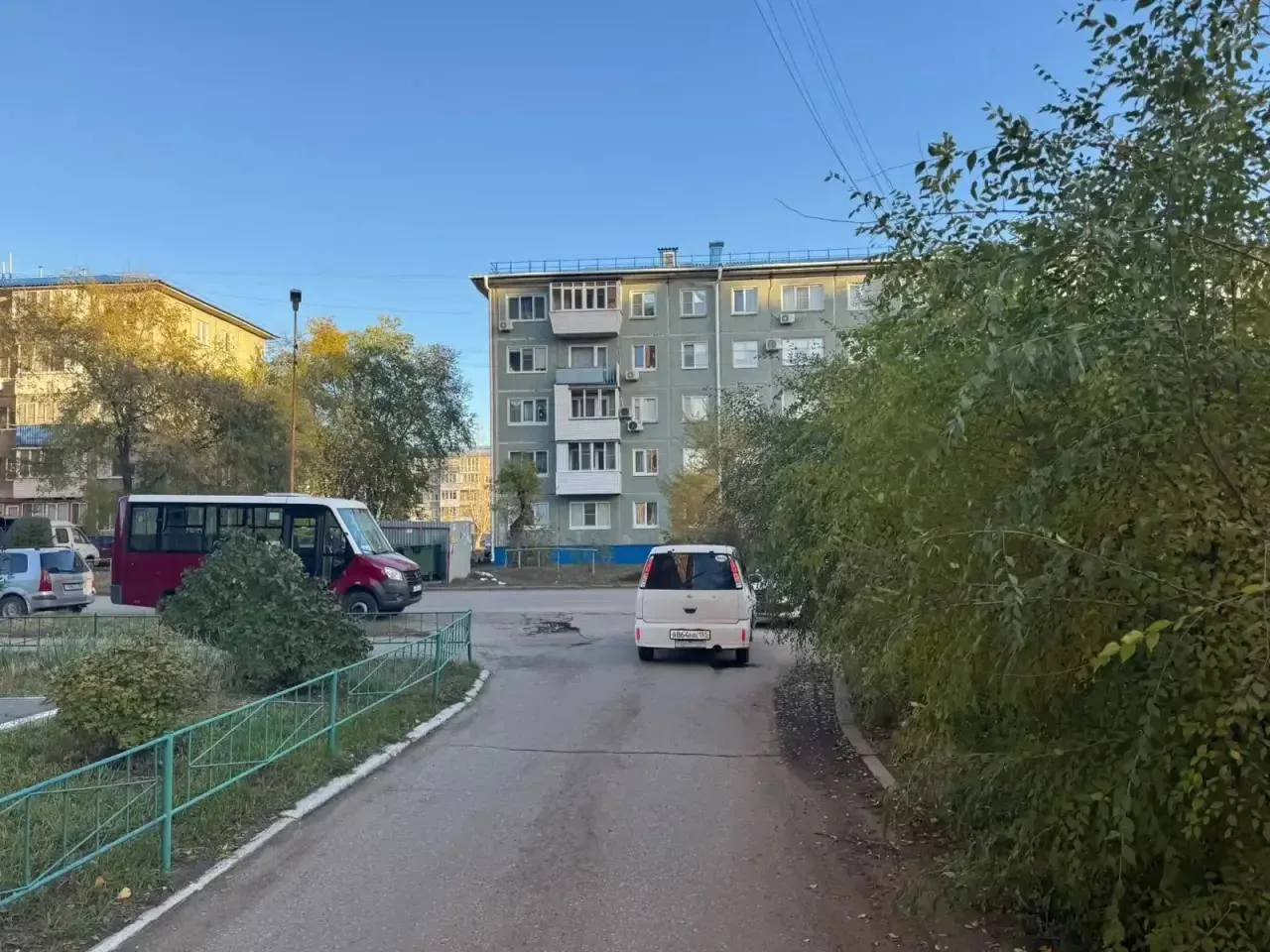 🚨В Советском округе женщина на «Ниссане» сбила шестилетнего мальчика на самокате