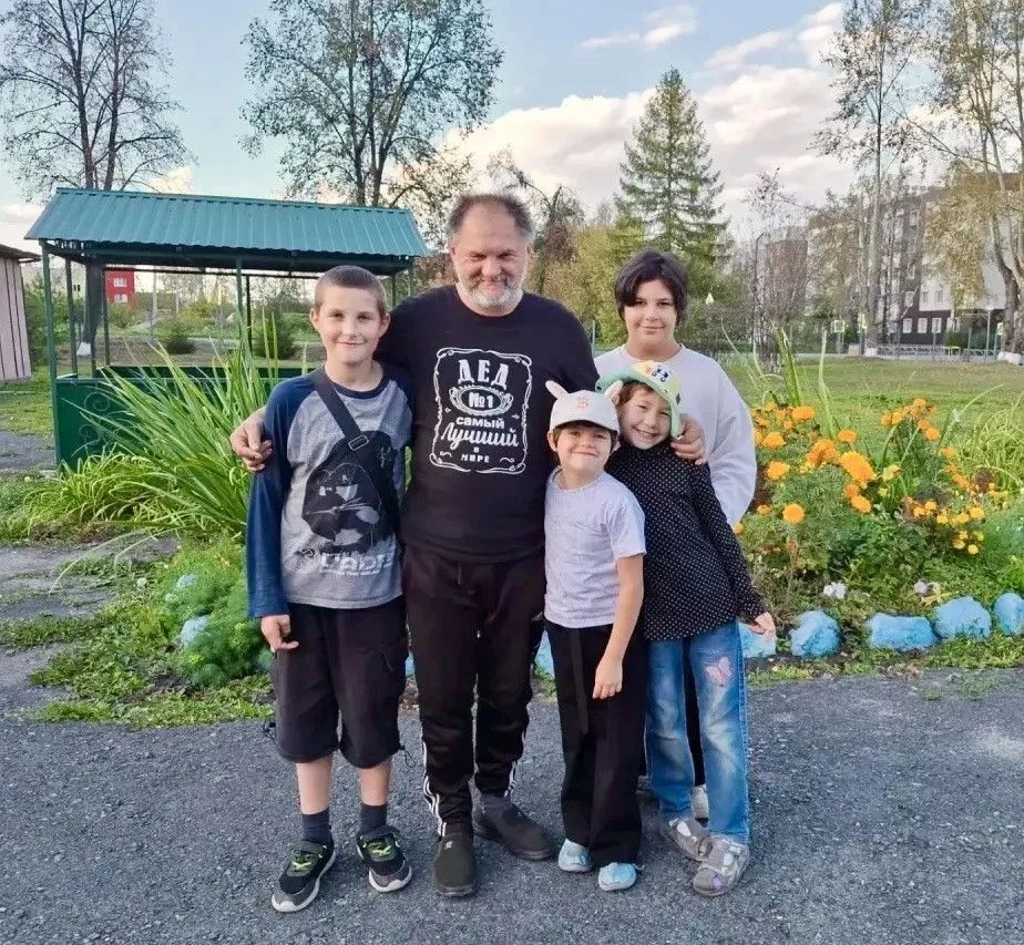 «Когда дом снова становится домом: папа и его четверо детей»