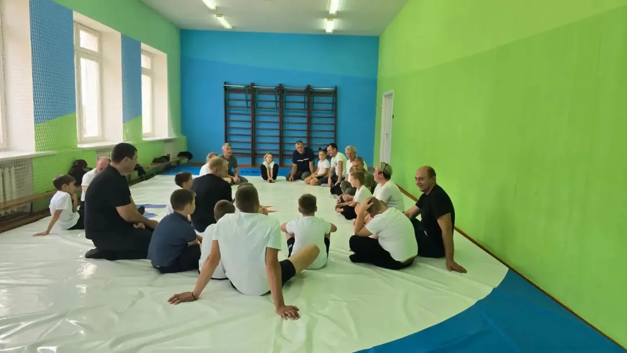 На день отца в МОУ Старошайговская СОШ прошёл увлекательный мастер-класс по самбо