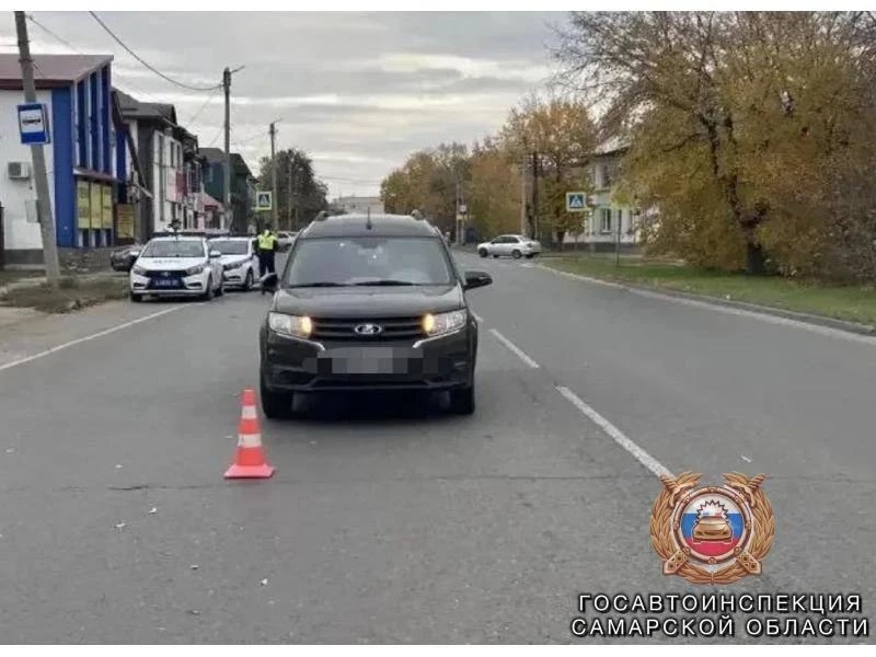 В Сызрани Лада Ларгус сбила 12-летнего ребенка рядом с автобусом.