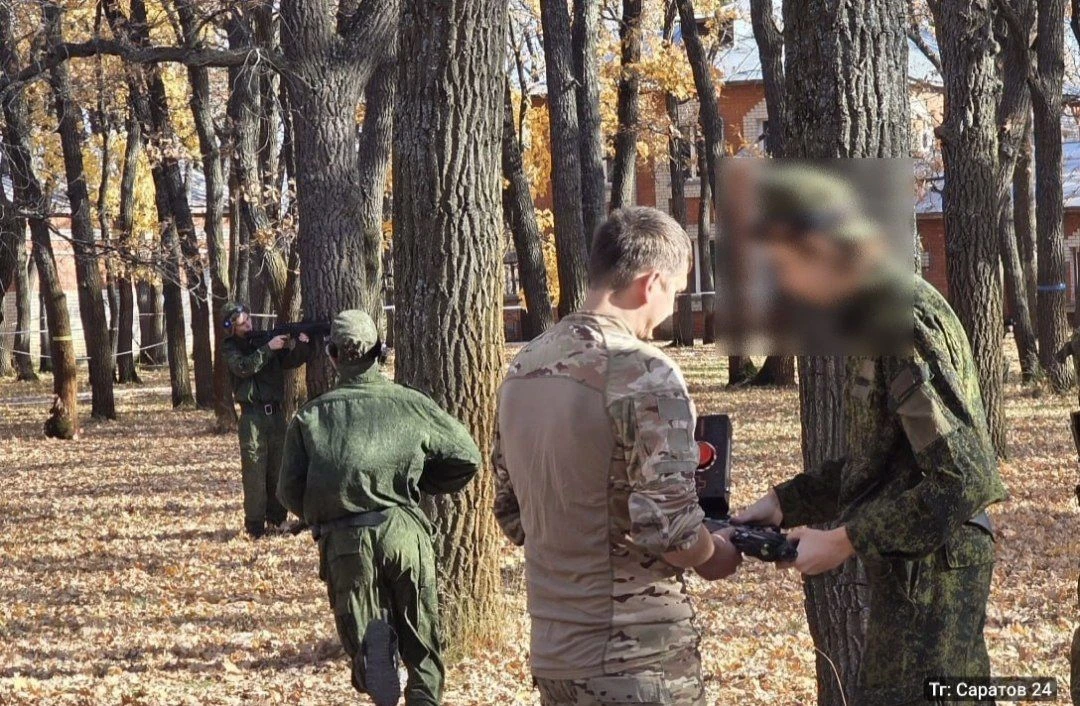 В Саратове десятиклассники изучают управление дронами и тактическую медицину