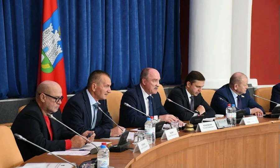 Депутаты Орловского облсовета распределили посты в региональном парламенте