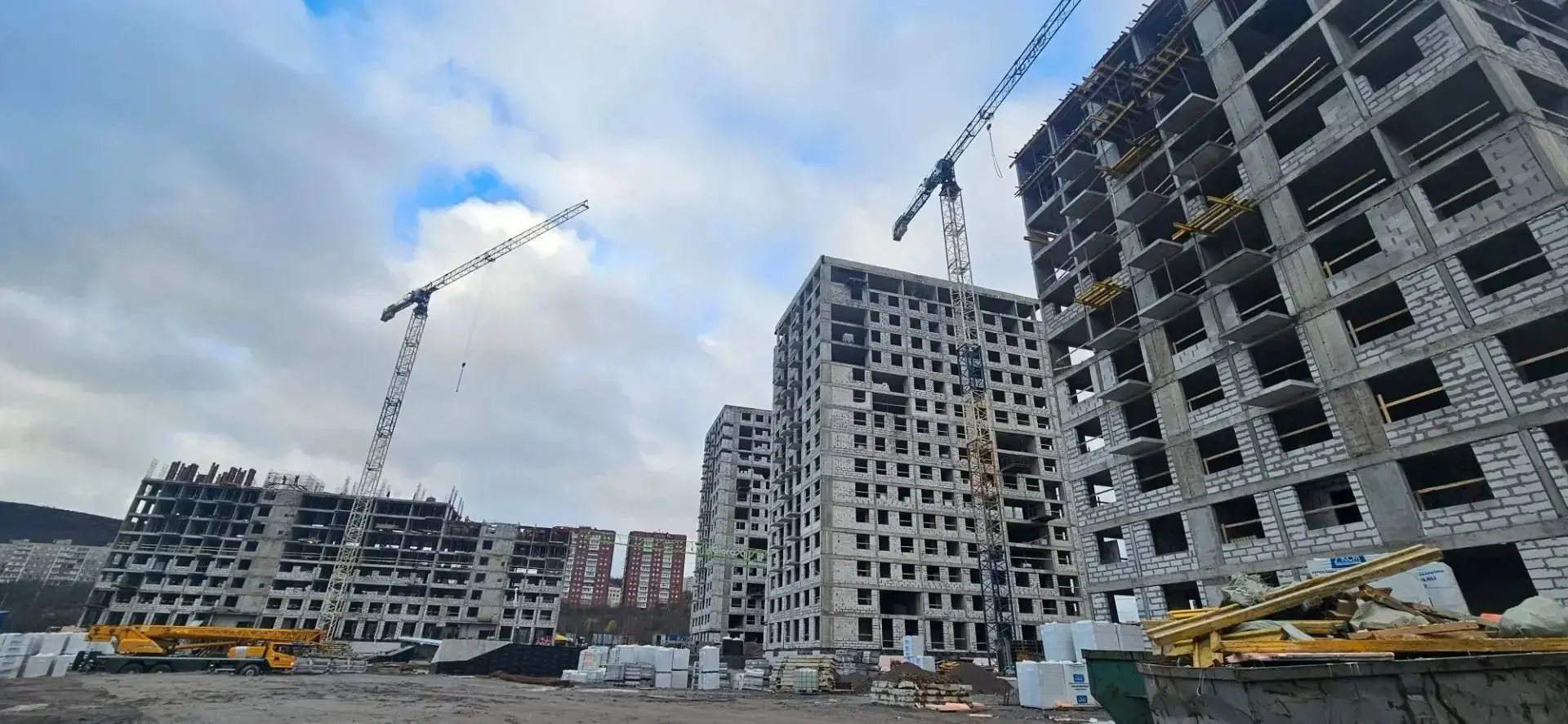 🏗️ В строящихся домах Мурманской области распродано больше половины квартир