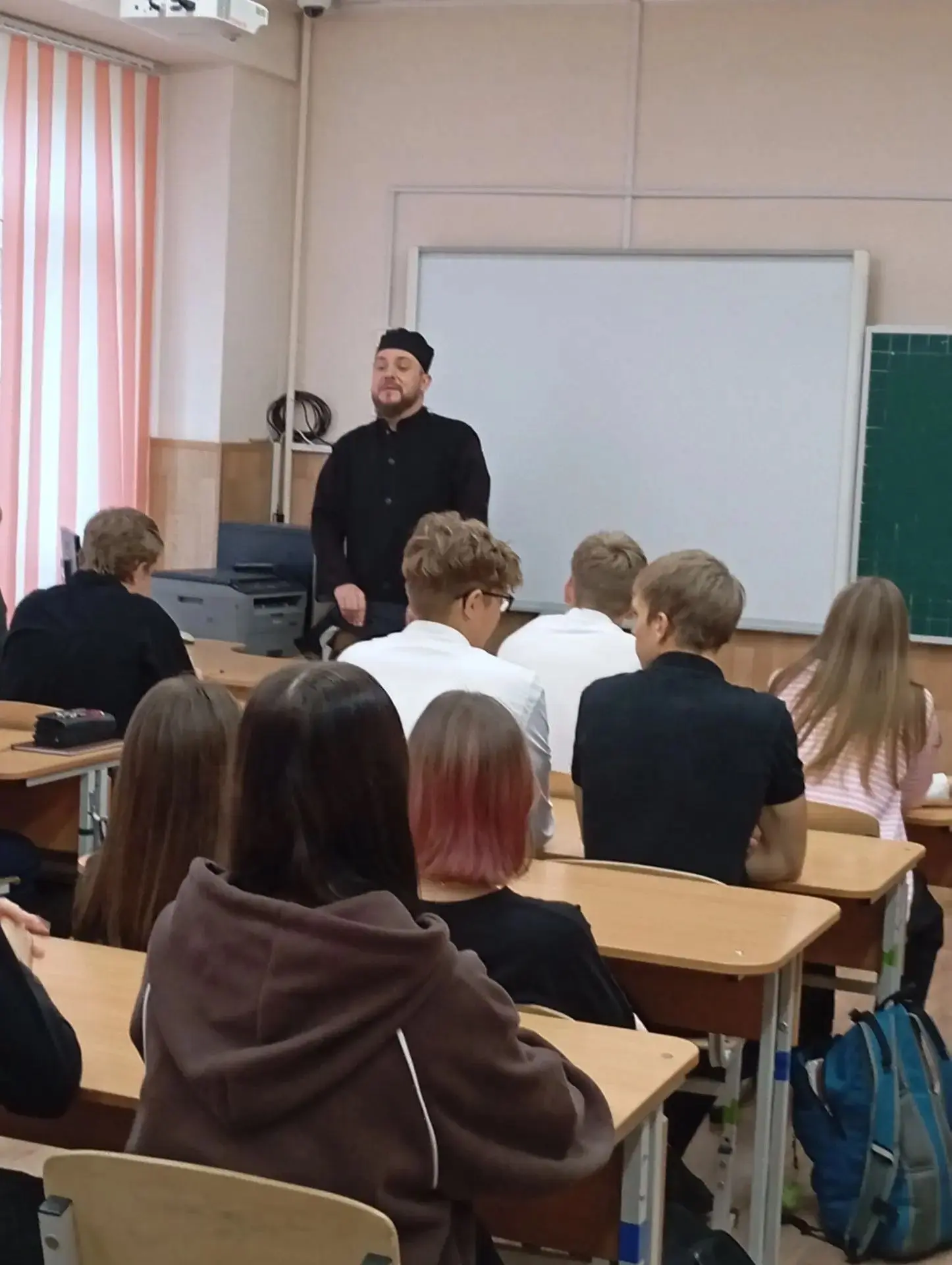 В нашей школе состоялась встреча учеников 9В и 11А классов с отцом Тихоном. Разговор по...