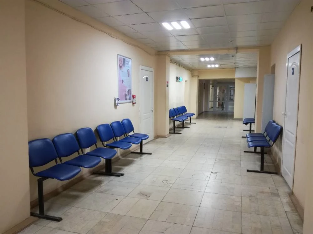 Родители одноклассников 13-летнего школьника, пострадавшего при падении со скалы в Кунг...