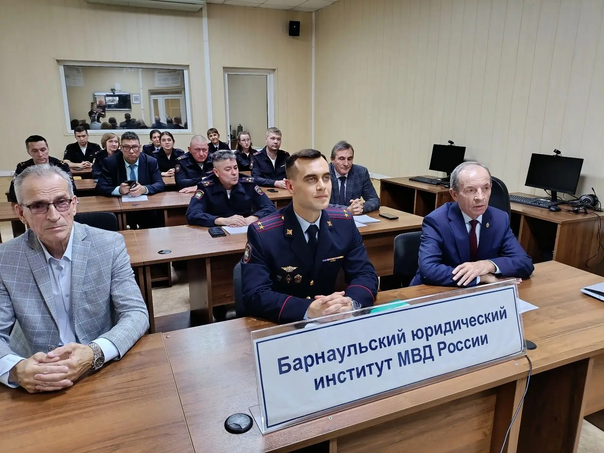🎓В Барнаульском юридическом институте МВД России состоялся круглый стол «Профилактика ...