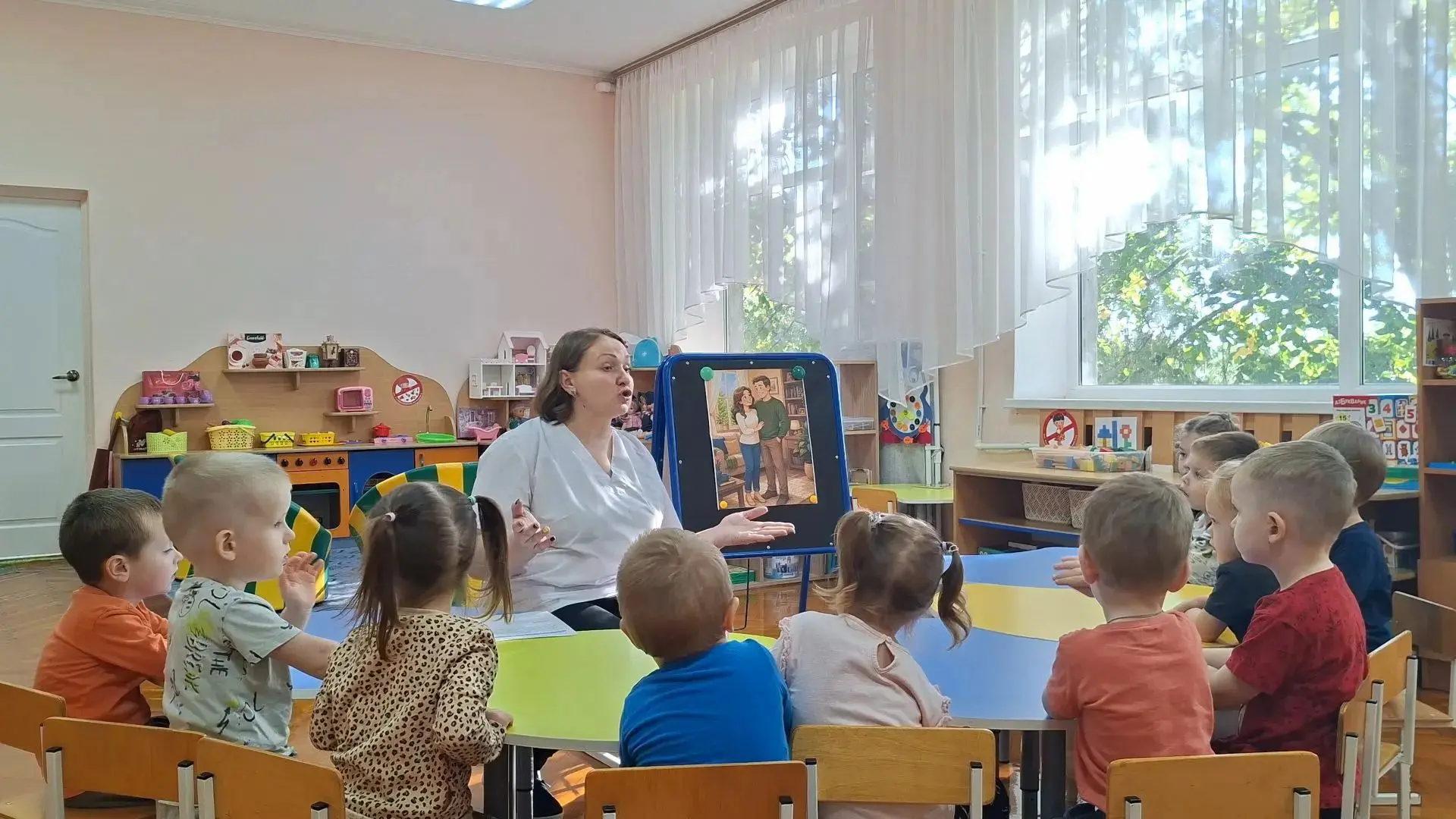 🎉 Тема недели: «Мама, папа, я — дружная семья!» 🎉