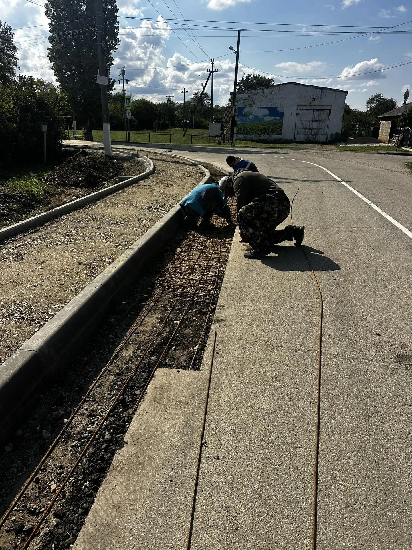 🛣️ В станице Бжедуховской проходит масштабный капитальный ремонт автодороги