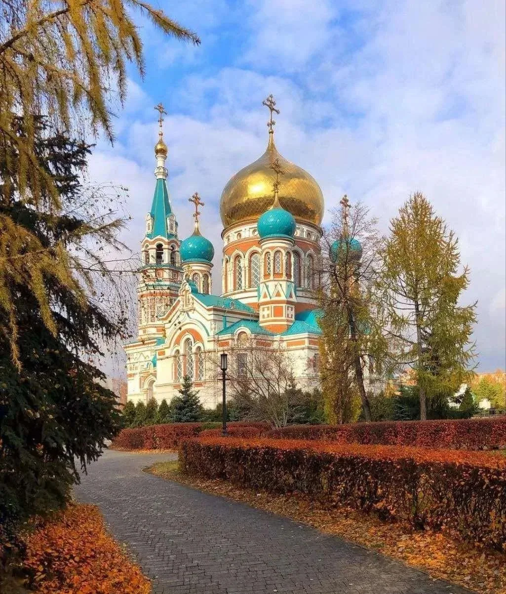 Самый легкий путь к спасению - это любовь и смирение. Эти две добродетели преклоняют Бо...