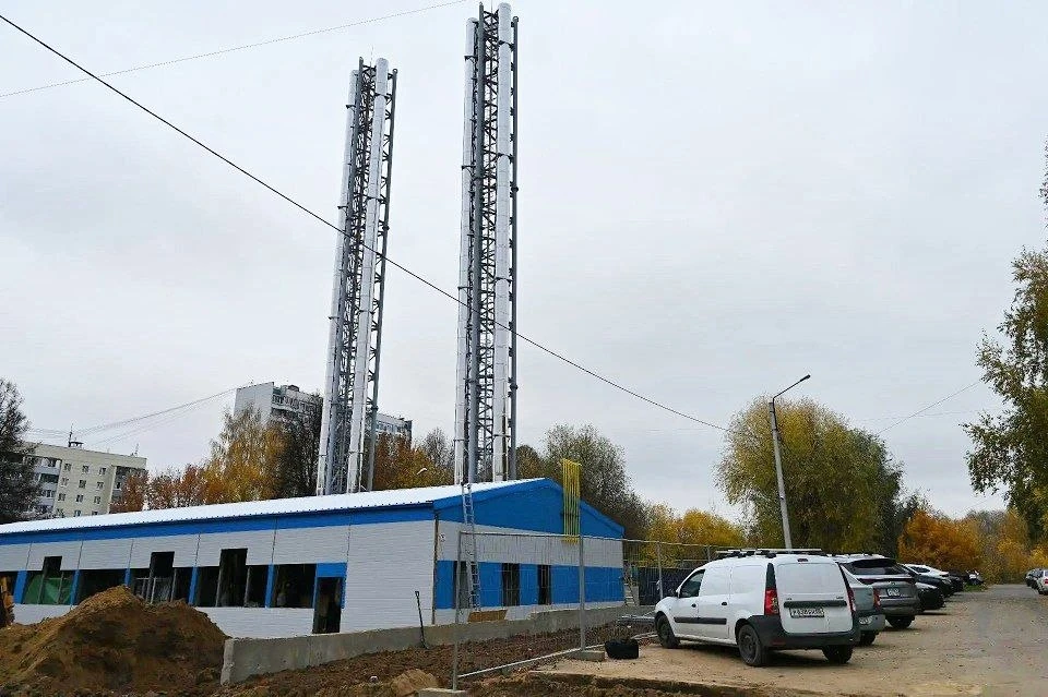 С депутатом окружного Совета Павлом Гущиным проверил ход строительства блочно-модульной...