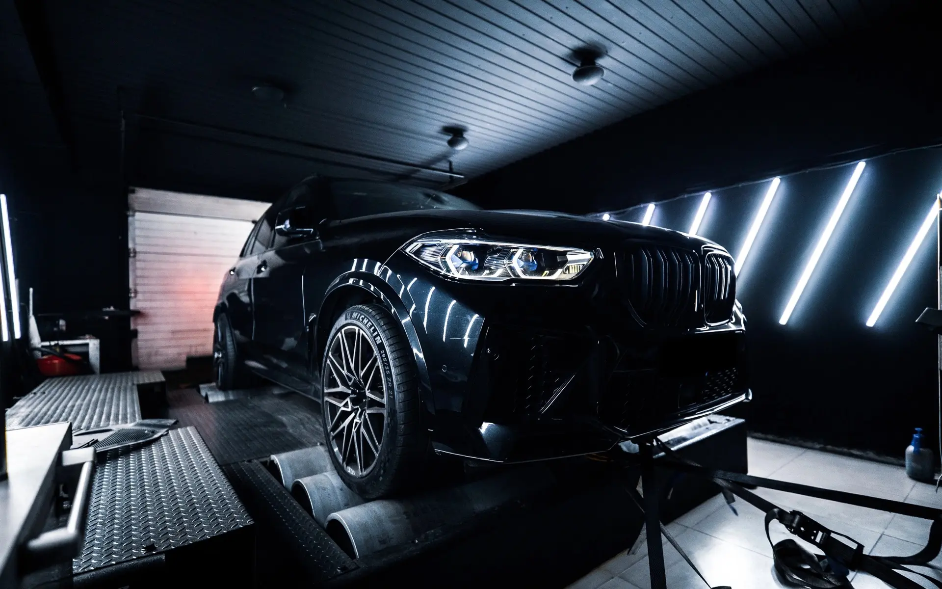 Ураганный BMW X5M в кузове F95 поступил к нам в работу для увеличения мощности с уже ус...