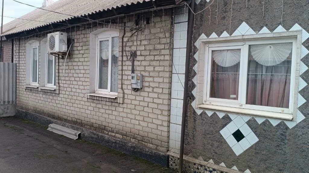Продам половину финского дома, 110 кв. м, 5 комнат, 7 соток, Енакиево, 2 600 000 рублей