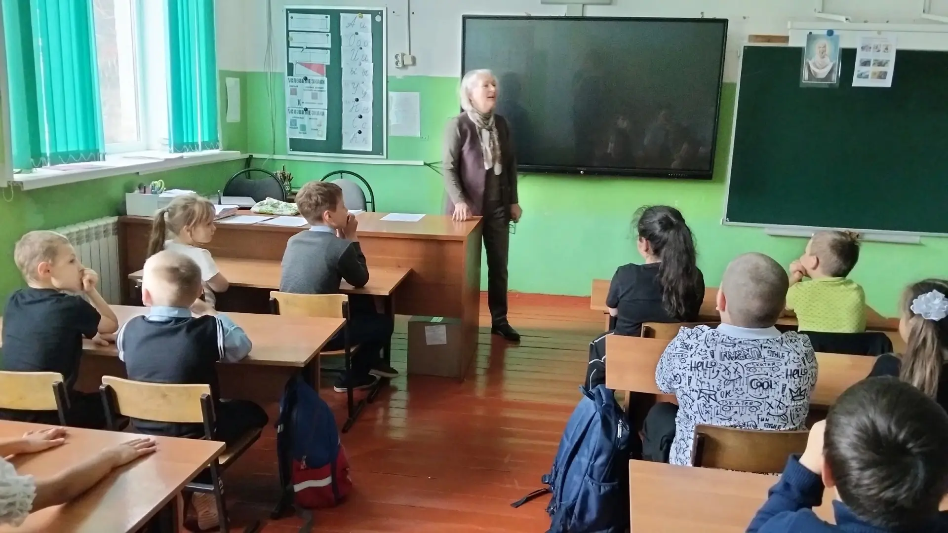 УРОК - БЕСЕДА С УЧАЩИМИСЯ  О ПРАЗДНИКЕ ПОКРОВА ПРЕСВЯТОЙ БОГОРОДИЦЫ!
