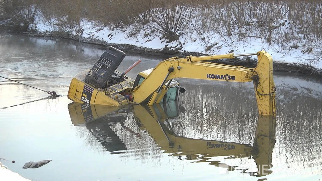 Зимняя рыбалка по-нашему 🎣🚜