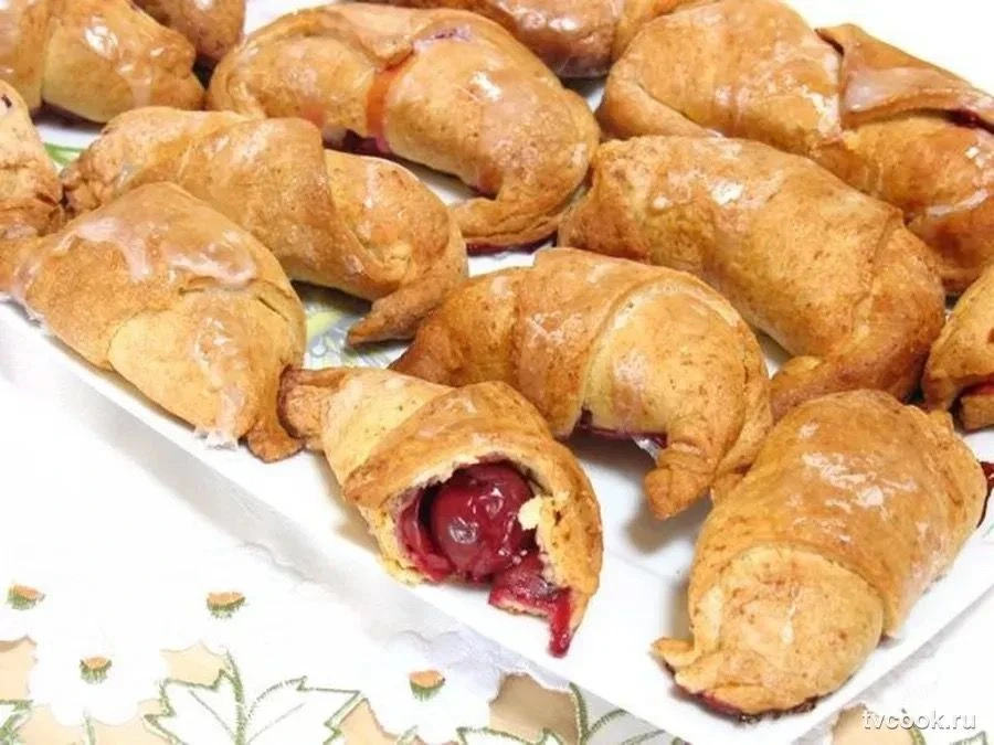 Почему вишнёвая начинка вытекает
