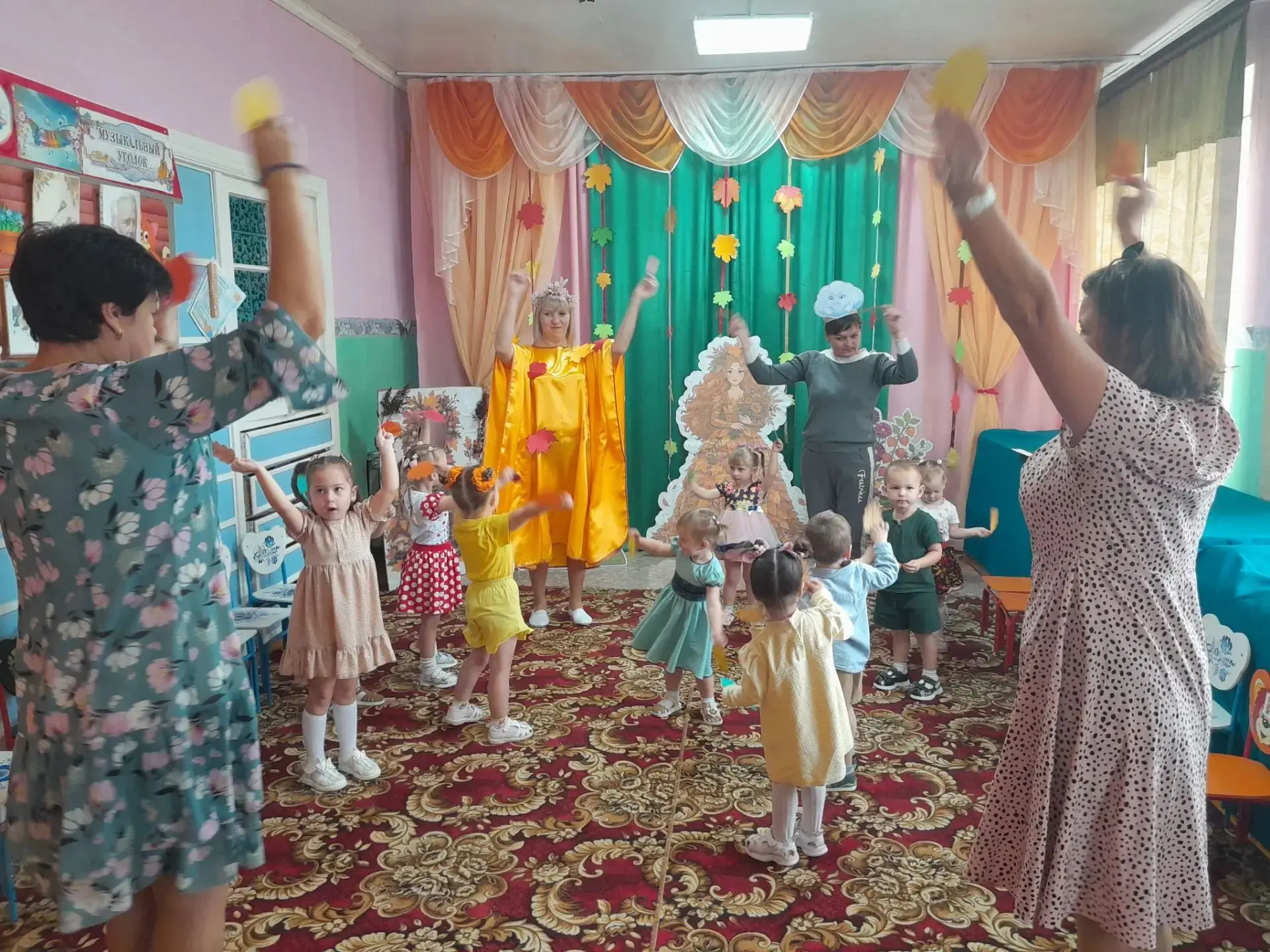 Золотая осень в нашей младшей группе!